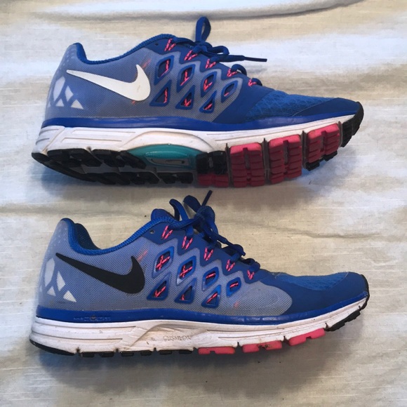 Nike Shoes - 🦚 Nike Pegasus Running Shoe - size 8